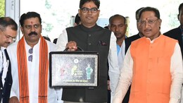 Chhattisgarh Budget 2025 Live: पेट्रोल का दाम हुआ कम,  महतारी वंदन योजना के लिए 5000 करोड़ का प्रावधान, कर्मचारियों के लिए हुआ ये ऐलान
