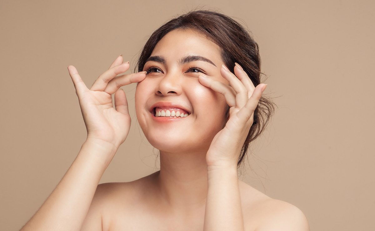 The starch in rice water forms a protective barrier on the skin, which can help to reduce inflammation