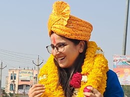 राजस्थान: IPS वंदिता राणा का ट्रांसफर हुआ तो पुलिसकर्मियों ने बजाया बैंड, घोड़ी पर बैठाकर SP को दी राजशाही विदाई राजस्थान: IPS वंदिता राणा का ट्रांसफर हुआ तो पुलिसकर्मियों ने बजाया बैंड, घोड़ी पर बैठाकर SP को दी राजशाही विदाई