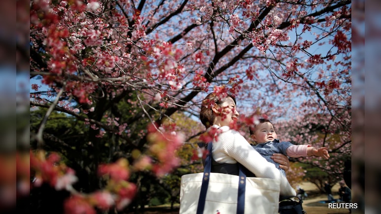 Japan Births Fall For 10th Straight Year