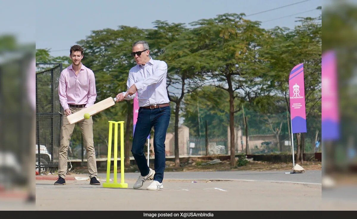 US Envoy Eric Garcetti Enjoys Gully Cricket With Budding Women Players In Jaipur