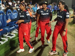 RCB Star Receives Marriage Proposal From Fan During WPL 2024 Match - Pic Goes Viral RCB Star Receives Marriage Proposal From Fan During WPL 2024 Match - Pic Goes Viral