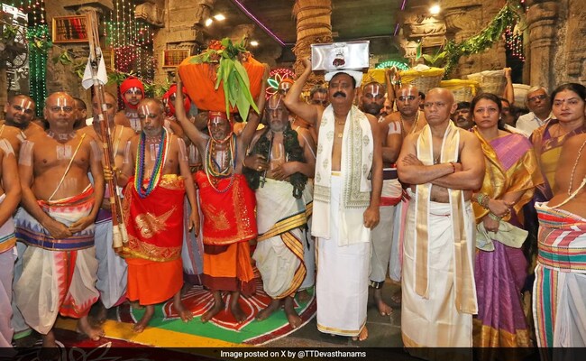 तिरूपति मंदिर में बड़ा वैदिक सम्मेलन, देशभर से आए संत करेंगे धर्म परिवर्तन पर चर्चा