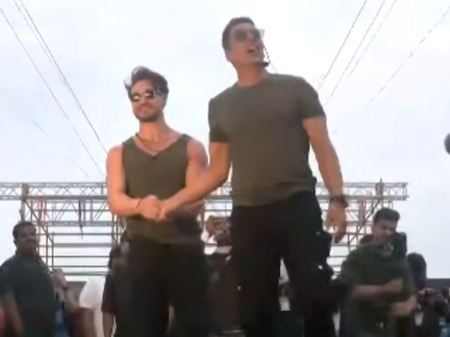 Inside <i>Bade Miyan</i> Akshay Kumar And <i>Chote Miyan</i> Tiger Shroff's Promotions Diaries