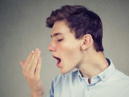 मुंह से बदबू दूर करने और ताजा सांस पाने के लिए ट्राई करें ये DIY Mouthwash, ओरल हेल्थ से जुड़ी हर परेशानी होगी छूमंतर मुंह से बदबू दूर करने और ताजा सांस पाने के लिए ट्राई करें ये DIY Mouthwash, ओरल हेल्थ से जुड़ी हर परेशानी होगी छूमंतर
