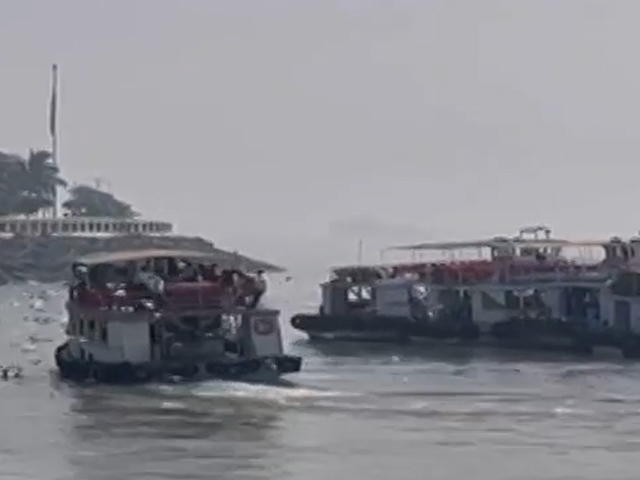 मुंबई पुलिस ने गेटवे ऑफ इंडिया के पास संदिग्ध नाव पकड़ी