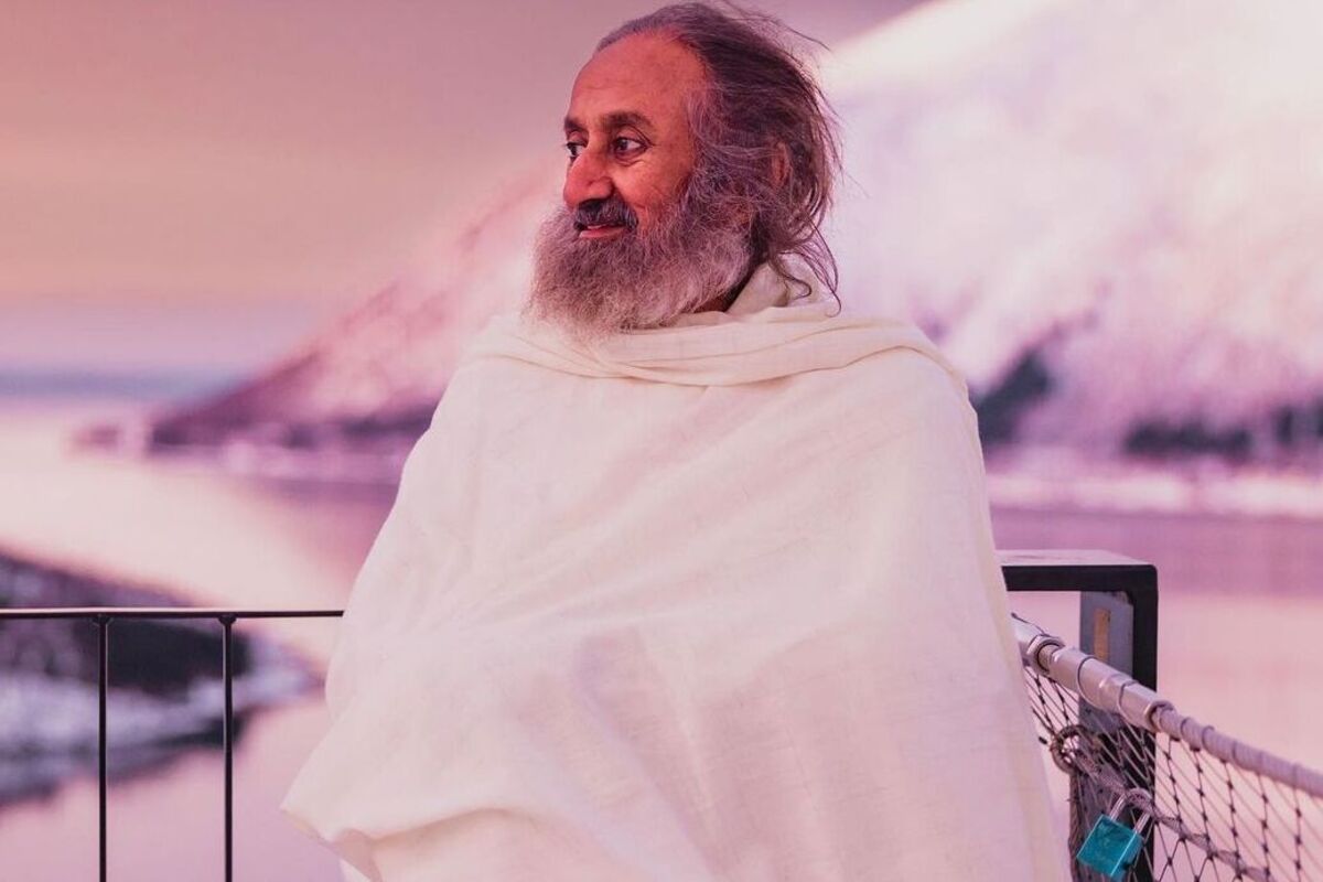 Gurudev Sri Sri Ravi Shankar's Mantra to Flourish in Professional Endeavors; Read Here
