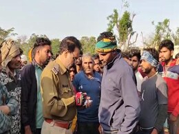 फोन पर बात करने के लिए घर से निकला था युवक... वापस ही नहीं लौटा, नहर के किनारे मिला शव फोन पर बात करने के लिए घर से निकला था युवक... वापस ही नहीं लौटा, नहर के किनारे मिला शव