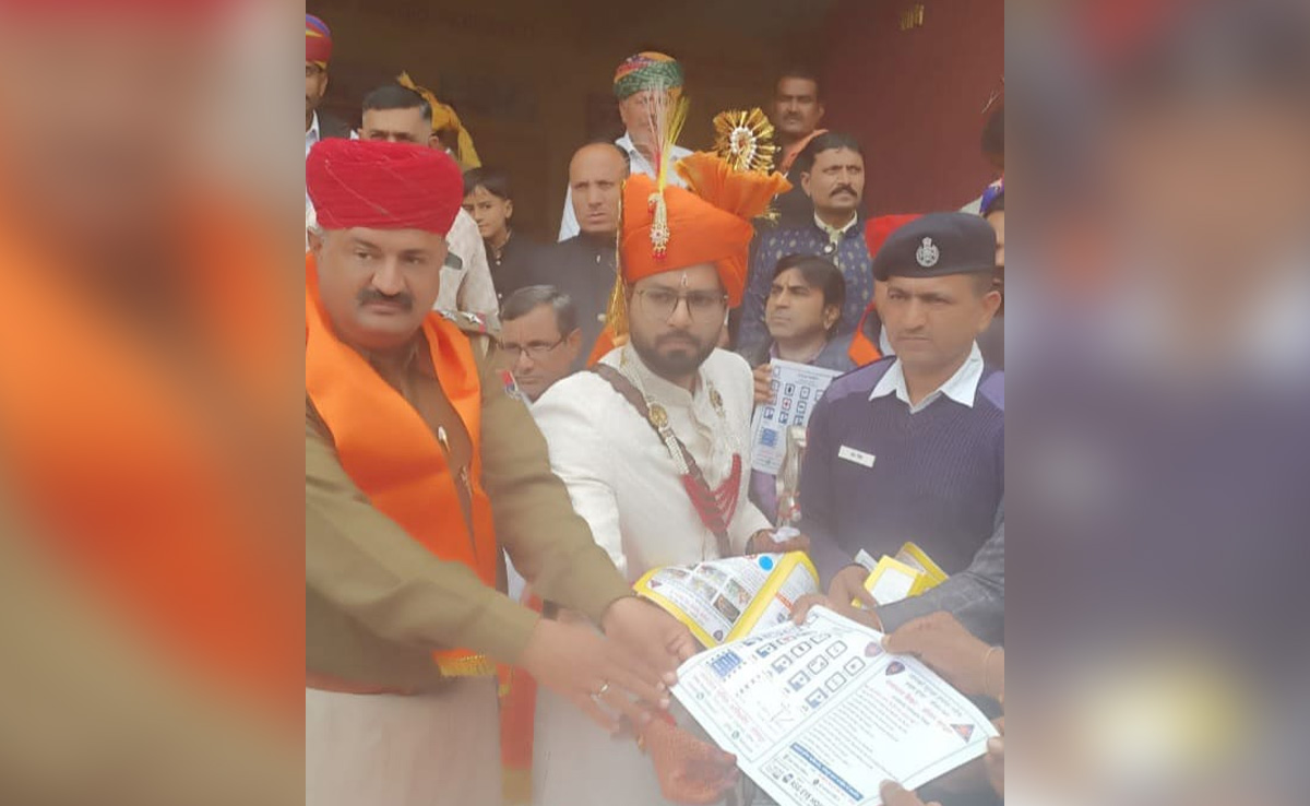 शादी समारोह में बारात रवाना होने को थी तभी आ पहुंची पुलिस, फिर करवाया यह काम...