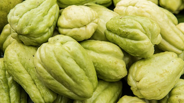 Consuming chayote encourages the development of good bacteria in the digestive system