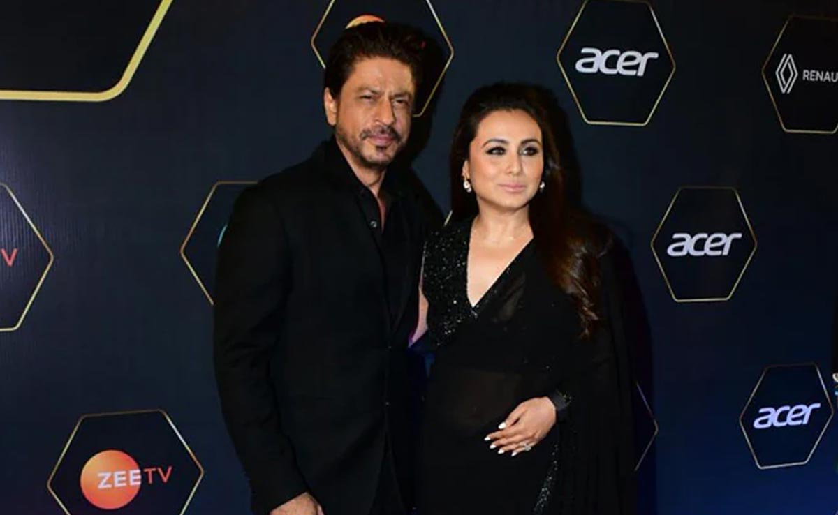 Shah Rukh Khan And Rani Mukerji's Twinning Moment Proved That Black Isn't Going Out Of Style Anytime Soon