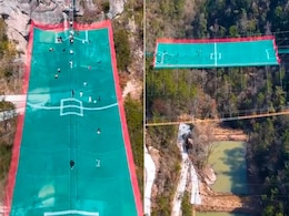 कमाल है, इस देश ने तो आसमान में ही बना डाला फुटबॉल ग्राउंड, Video देख खुद की ही आंखों पर नहीं होगा यकीन कमाल है, इस देश ने तो आसमान में ही बना डाला फुटबॉल ग्राउंड, Video देख खुद की ही आंखों पर नहीं होगा यकीन