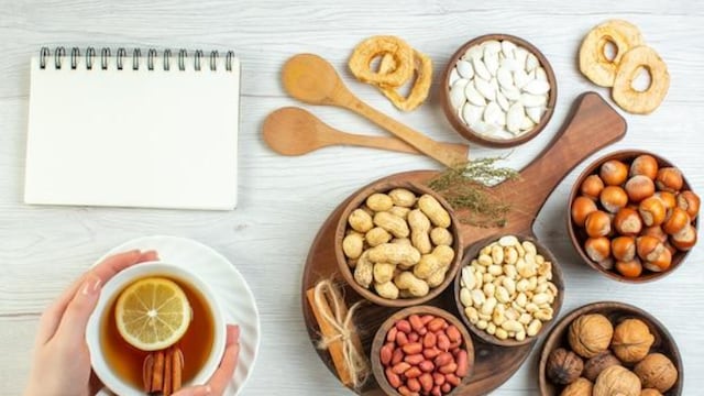 Add theseprobiotic foods to add to your monsoon diet for better gut health