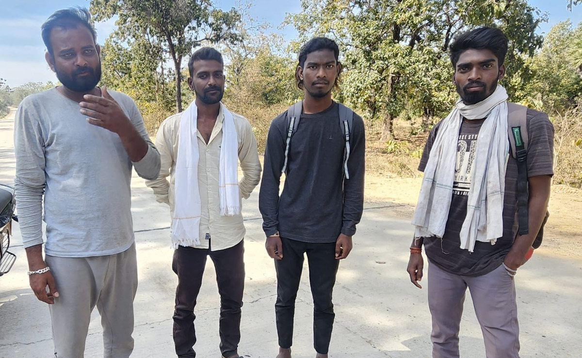 कैसे थे वो खौफनाक 40 घंटे: 'मारपीट नहीं की बस रात भर...', नक्सलियों की कैद से छूटे युवकों ने NDTV से की बात