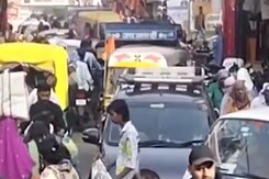 Vidisha में बिगड़ी यातायात की व्यवस्था, कैसे हुआ शहर का ये हाल? Vidisha में बिगड़ी यातायात की व्यवस्था, कैसे हुआ शहर का ये हाल?