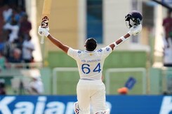Yashasvi Jaiswal Brings Up Ton With Massive Six Against England Yashasvi Jaiswal Brings Up Ton With Massive Six Against England