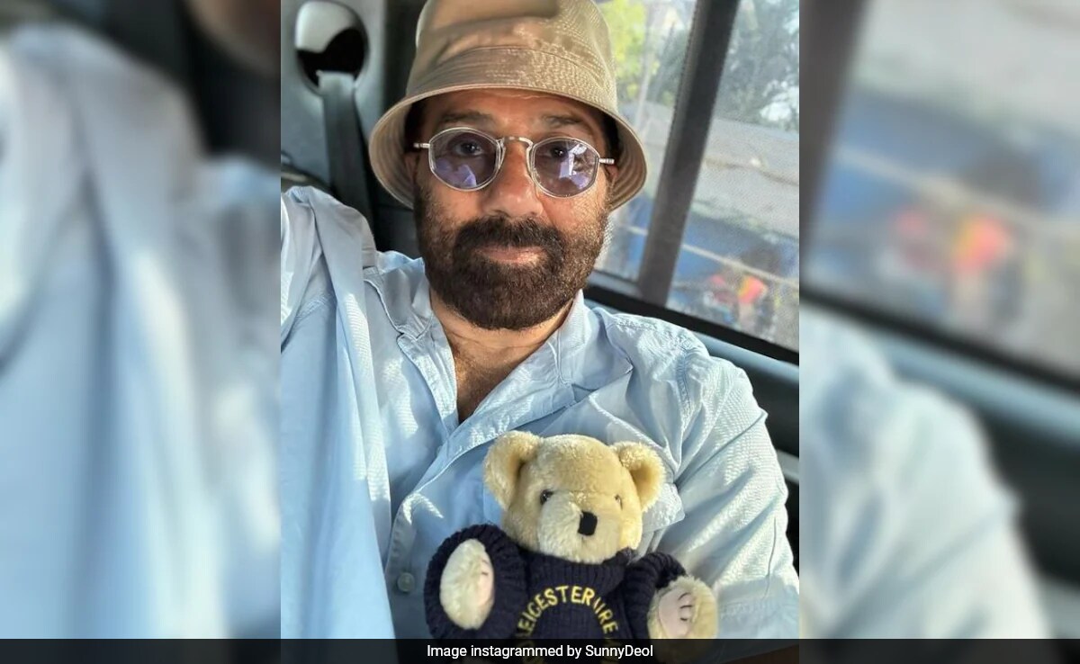 Sunny Deol, With His Teddy Bear, Is On His Way To Film <i>Lahore 1947</i>