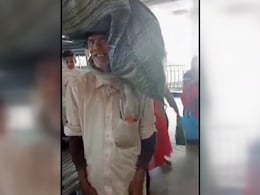 Farmer Stopped At Bengaluru Metro For "Untidy" Clothes, Rights Body Says... Farmer Stopped At Bengaluru Metro For "Untidy" Clothes, Rights Body Says...