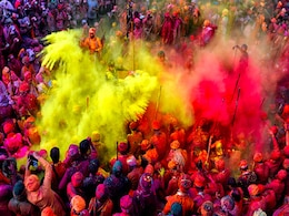 होली पर इतने बजे लगेगा 4 घंटे 36 मिनट का चंद्र ग्रहण, इन राशियों पर पड़ने वाला है प्रभाव होली पर इतने बजे लगेगा 4 घंटे 36 मिनट का चंद्र ग्रहण, इन राशियों पर पड़ने वाला है प्रभाव