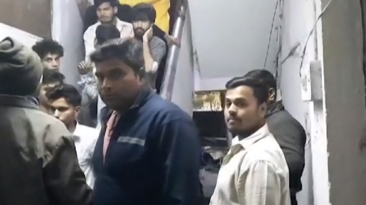 इंदौर के SGSITS कॉलेज में 'बवाल',आपस में भिड़े जूनियर-सीनियर छात्र