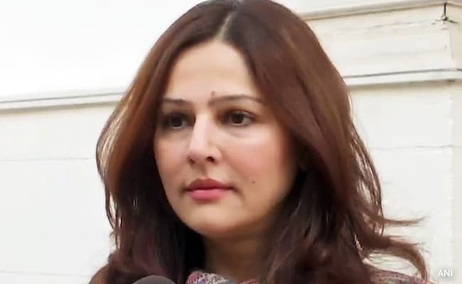 कांग्रेस के हाथ से निकली गुजरात की भरूच सीट तो अहमद पटेल की बेटी दी कुछ ऐसी प्रतिक्रिया