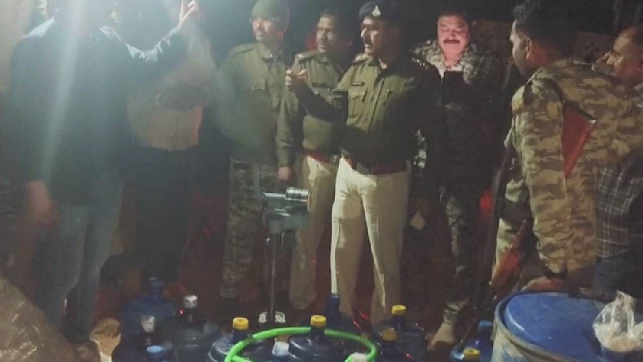 शिवपुरी में बीजेपी नेता का अवैध शराब कारखाना, ऐसे हुआ खुलासा!