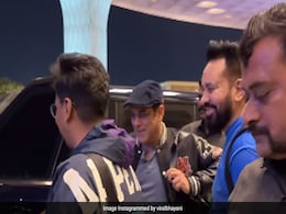 सलमान खान ने एयरपोर्ट पर स्माइल के साथ की एंट्री लेकिन भाईजान के फैंस की नजरों ने कुछ और किया नोटिस, बोले- भाई तो फिर भी... सलमान खान ने एयरपोर्ट पर स्माइल के साथ की एंट्री लेकिन भाईजान के फैंस की नजरों ने कुछ और किया नोटिस, बोले- भाई तो फिर भी...