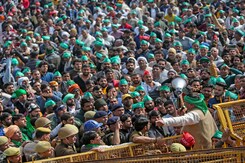 Ministers Meet Punjab Farmers Who Threatened Tractor March To Delhi Ministers Meet Punjab Farmers Who Threatened Tractor March To Delhi