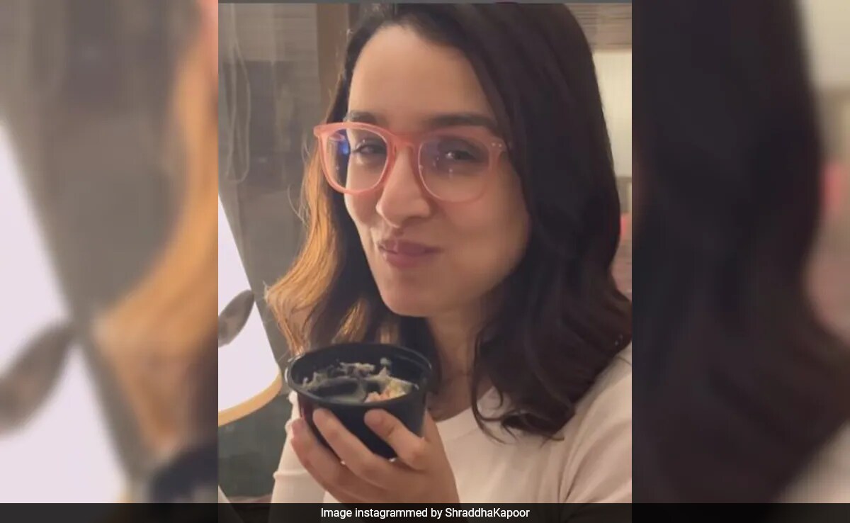 Shraddha Kapoor's Rendition Of Viral Trend Is Major LOL. BRB, Still Laughing