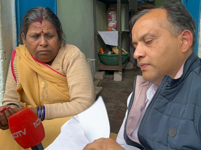 MP में अजब-गजब घोटाला : चलता-फिरता 'मुर्दा' बोला, 'हम ज़िंदा हैं'