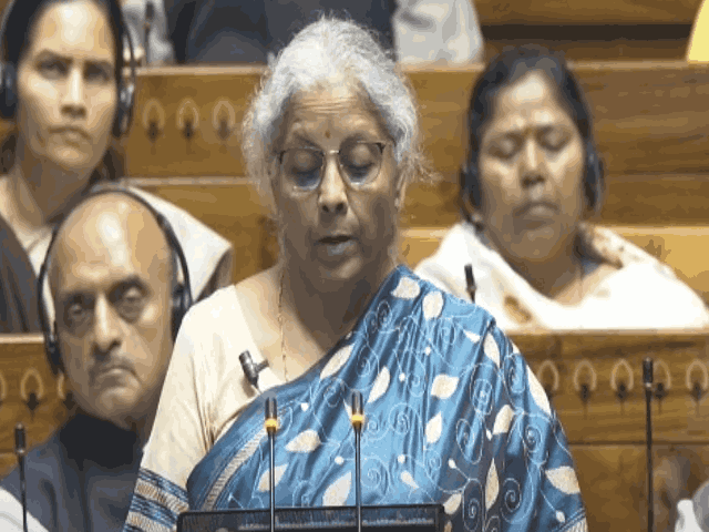 तेजी से बढ़ती जनसंख्या और जनसांख्यिकीय परिवर्तन को लेकर एक कमिटी: निर्मला सीतारमण