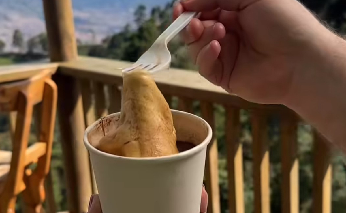 Viral Video: Vlogger Tries Hot Chocolate With Cheese In Colombia, Internet Reacts
