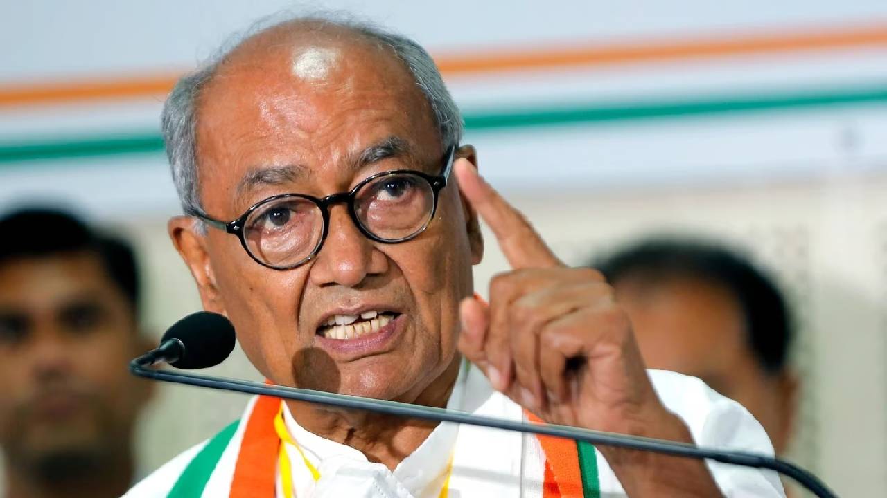 दिग्विजय सिंह ने नाम लिए बिना कमलनाथ पर कस दिया ये तंज, सुनिए
