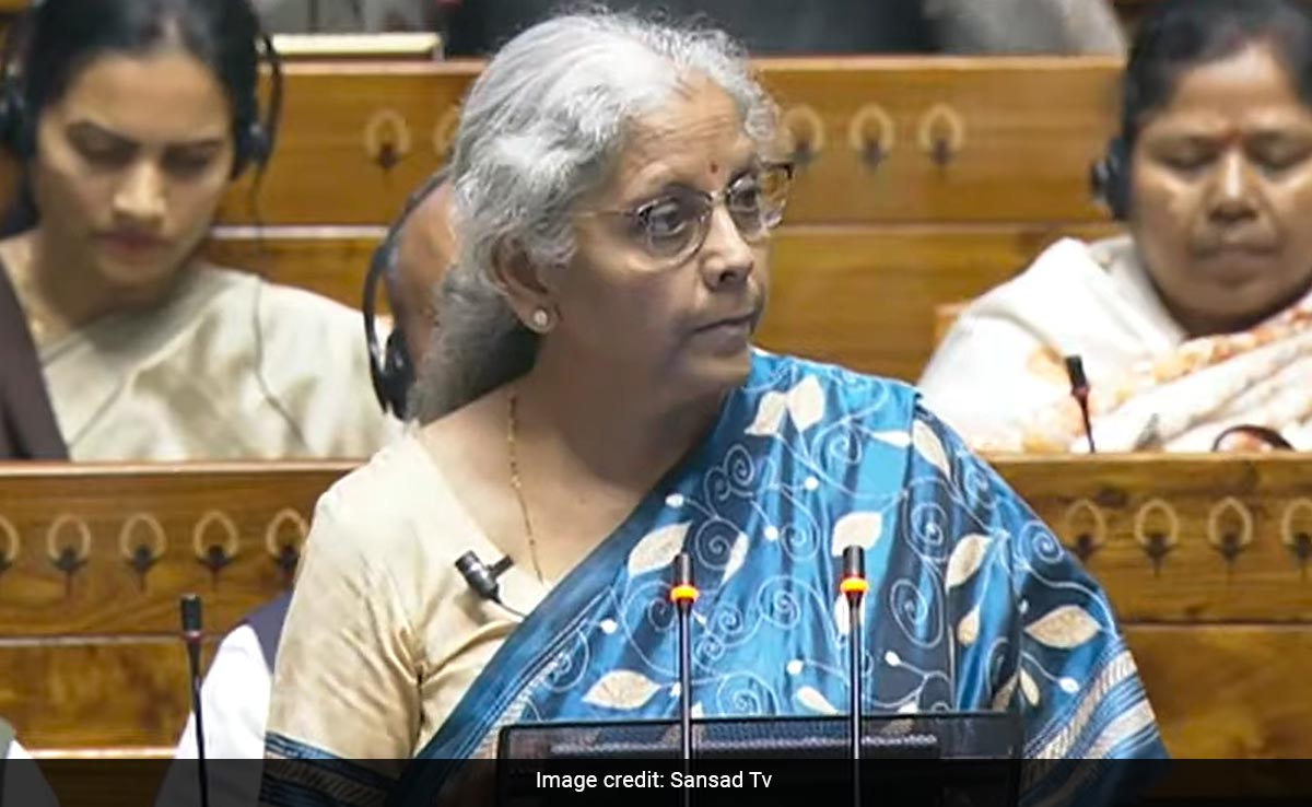 Interim Budget 2024: देश के 2 करोड़ परिवारों को मिलेंगे पक्के मकान, बजट में हुआ ये ऐलान Interim Budget 2024: देश के 2 करोड़ परिवारों को मिलेंगे पक्के मकान, बजट में हुआ ये ऐलान