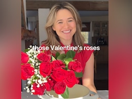 Do Not Throw Your Valentine’s Day Roses. Instead, Use Them To Make This Drink Do Not Throw Your Valentine’s Day Roses. Instead, Use Them To Make This Drink
