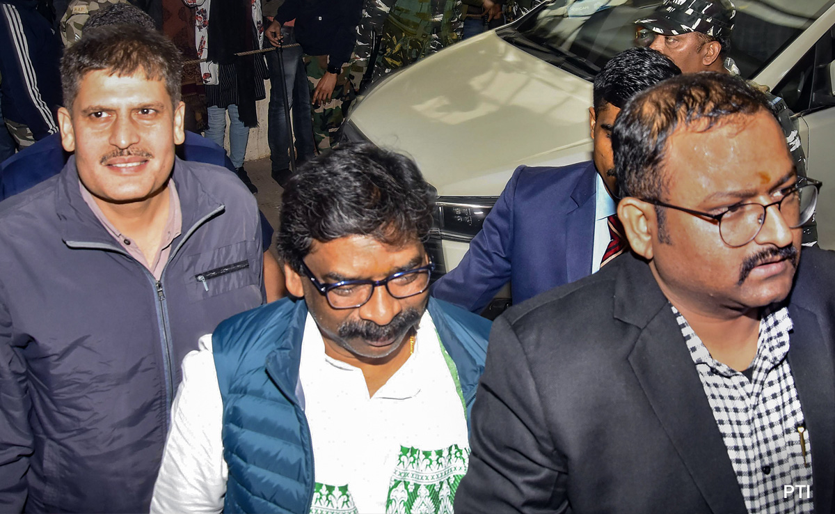 Special Bench Of Supreme Court To Hear Hemant Soren's Petition Against Arrest