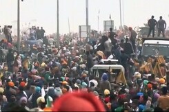 Farmers Try To Cross Barricades At Punjab-Haryana Border, Tear Gas Fired Farmers Try To Cross Barricades At Punjab-Haryana Border, Tear Gas Fired