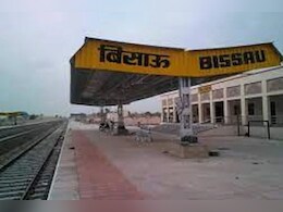 बिसाऊ स्टेशन मास्टर सहित 3 कर्मी सस्पेंड, सांसद की शिकायत पर रेलवे ने दिया आदेश, अरावली एक्सप्रेस से जुड़ा मामला