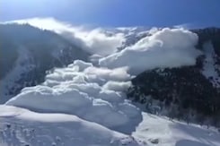 जम्मू-कश्मीर के बालटाल में आया बर्फीला तूफान, अब तक कोई हताहत नहीं जम्मू-कश्मीर के बालटाल में आया बर्फीला तूफान, अब तक कोई हताहत नहीं