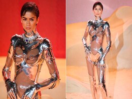 Iconic Spelt Backwards Is Zendaya In This Archival 1995 Mugler Robotic Suit For <i>Dune Part Two</i> Promotions Iconic Spelt Backwards Is Zendaya In This Archival 1995 Mugler Robotic Suit For <i>Dune Part Two</i> Promotions
