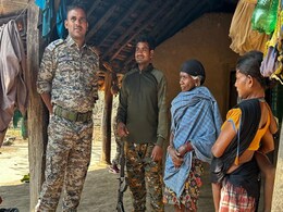 नक्सली हिड़मा के 'किले' में मिला तालाब और रेस्ट रूम, अपनी फौज को खिलाने के लिए करते थे 4 एकड़ में सब्जियों की खेती नक्सली हिड़मा के 'किले' में मिला तालाब और रेस्ट रूम, अपनी फौज को खिलाने के लिए करते थे 4 एकड़ में सब्जियों की खेती