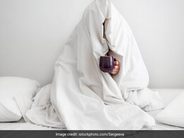 कंबल-रजाई ओढ़ने के बाद भी हाथ-पैर रहते हैं बर्फ की तरह ठंडे, बॉडी में इन जरूरी विटामिन की कमी हो सकती है कारण कंबल-रजाई ओढ़ने के बाद भी हाथ-पैर रहते हैं बर्फ की तरह ठंडे, बॉडी में इन जरूरी विटामिन की कमी हो सकती है कारण