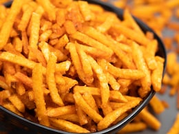 Love Aloo Lachha Namkeen? Now Enjoy It Guilt-Free With This Air Fryer Recipe Love Aloo Lachha Namkeen? Now Enjoy It Guilt-Free With This Air Fryer Recipe