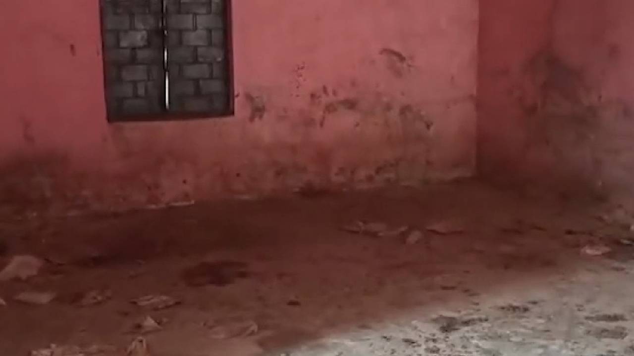 अशोकनगर के आरोग्य केंद्र में गंदगी का अंबार, कौन जिम्मेदार?