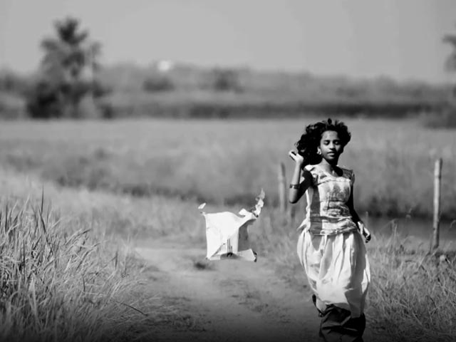 दुर्लभ बीमारी से कम उम्र में चली गई आंखों की रोशनी, गीता ने फिर भी लिखी सफलता की नई कहानी