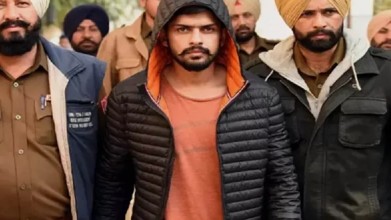 गैंगस्टर लॉरेंस और गोदरा गैंग का शूटर गिरफ्तार, भागने की कोशिश में हुआ घायल