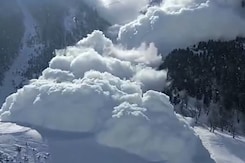 Video: Massive Avalanche Hits Jammu And Kashmir's Sonamarg Video: Massive Avalanche Hits Jammu And Kashmir's Sonamarg