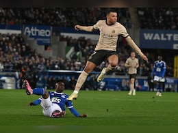 Kylian Mbappe Gifted Goal As Paris Saint-Germain Beat Strasbourg
