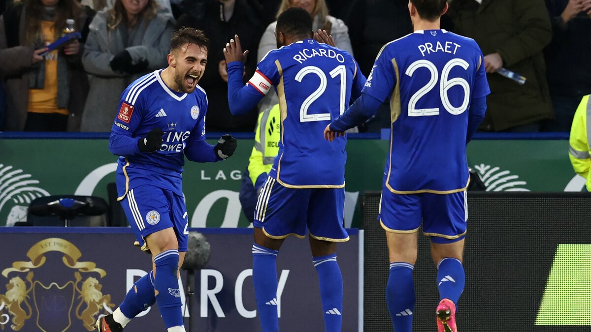 Leicester City Thrash Southampton To Close On Premier League Return