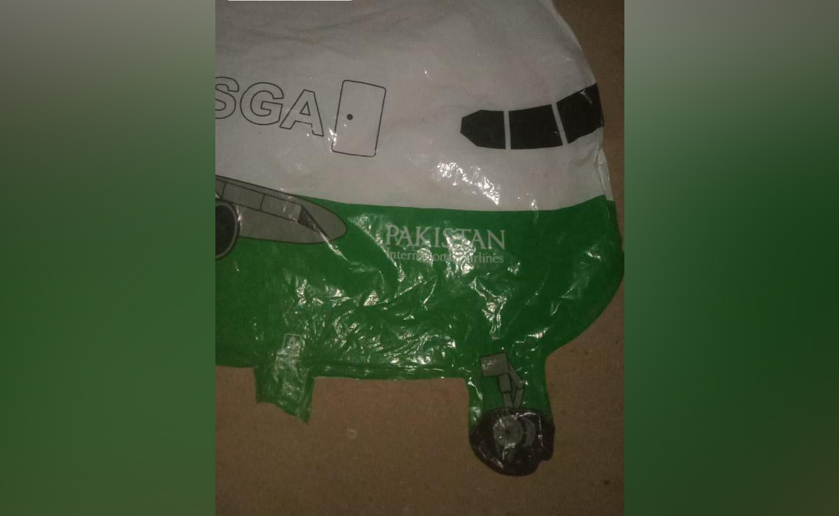 Rajasthan: जैसलमेर में फिर पाकिस्तानी गुब्बारा मिलने से हड़कंप, डर के कारण दूर खड़े रहे ग्रामीण